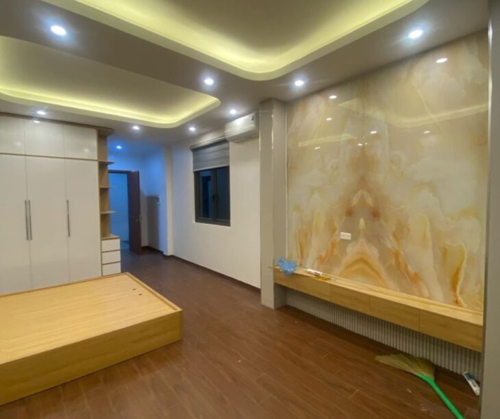 BÁN NHÀ 5 TẦNG, SÁT HỌC VIỆN NÔNG NGHIỆP, Ô TÔ VÀO NHÀ, GIÁ 6,98 TỶ!