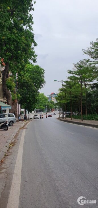 Bán gấp mảnh đất mặt đường Bưởi,60m2 thổ cư , giá chỉ 2x tỷ, x mầm non