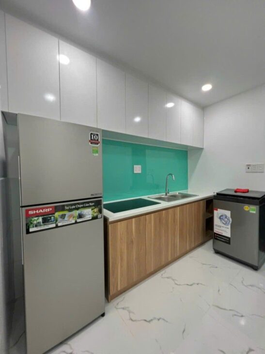 NGAY CÔNG VIÊN PHÚ NHUẬN, XE HƠI ĐỖ CỬA, 30M2 2 LẦU 2PN, MỚI Ở NGAY, SỔ VUÔNG ĐẸP, MẶT TIỀN THỤT