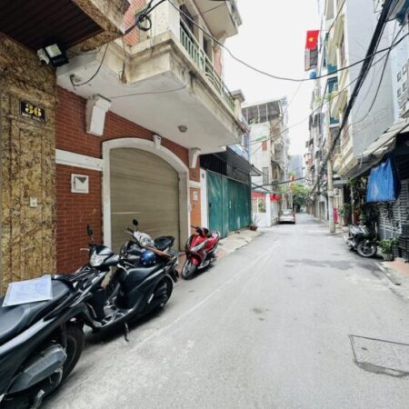 BÁN NHÀ HOÀNG QUỐC VIỆT – PHÂN LÔ Ô TÔ TRÁNH – THANG MÁY – TẶNG NỘI THẤT 52 M 6T 25.5TỶ