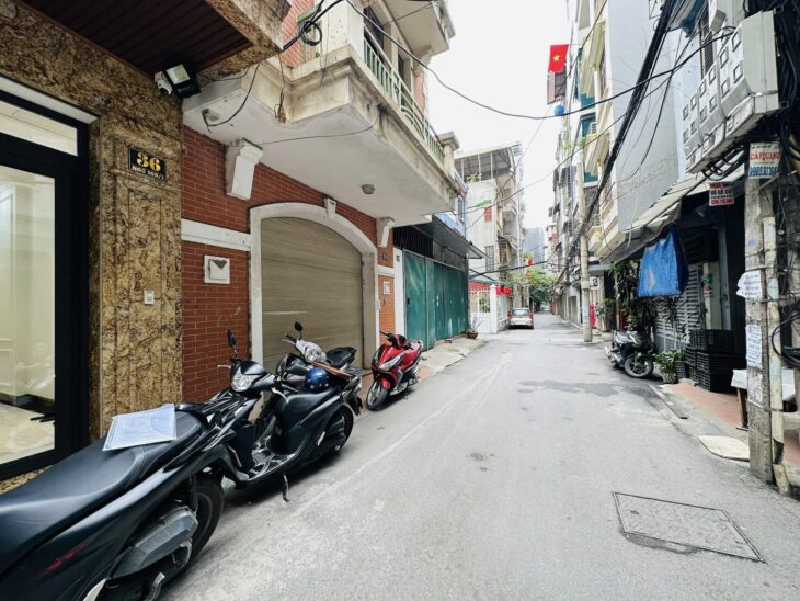 BÁN NHÀ HOÀNG QUỐC VIỆT – PHÂN LÔ Ô TÔ TRÁNH – THANG MÁY – TẶNG NỘI THẤT 52 M 6T 25.5TỶ