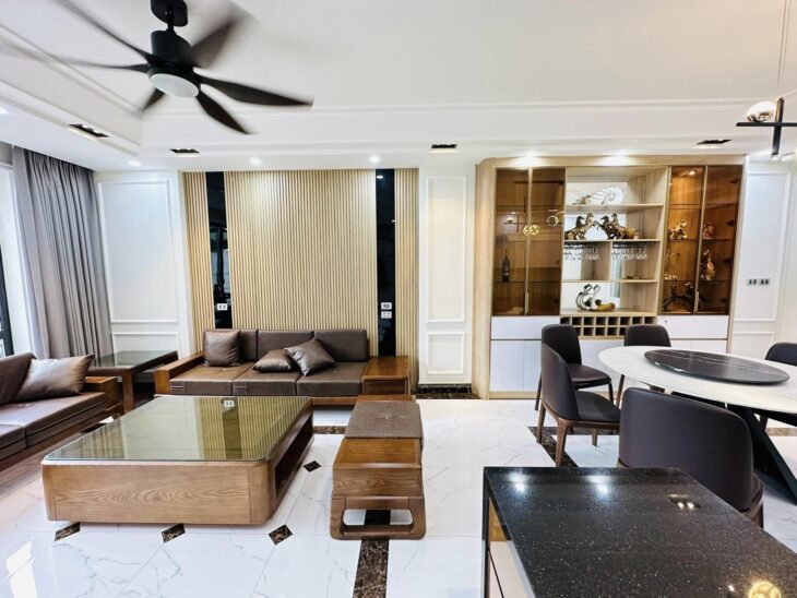 BÁN NHÀ HOÀNG QUỐC VIỆT – PHÂN LÔ Ô TÔ TRÁNH – THANG MÁY – TẶNG NỘI THẤT 52 M 6T 25.5TỶ