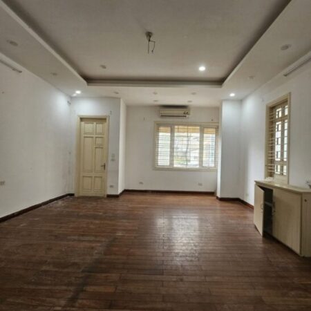 LÔ GÓC NGUYỄN CHÁNH, CẦU GIẤY, Ô TÔ TẢI TRÁNH NHAU THOẢI MÁI, MẶT TIỀN 5,5M, LÀM VĂN PHÒNG CÔNG TY