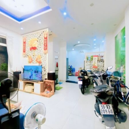 Bán nhà 70m2, 4PN, 4 tầng, Trường Thọ, Thủ Đức, 7.8 tỷ, sổ hồng