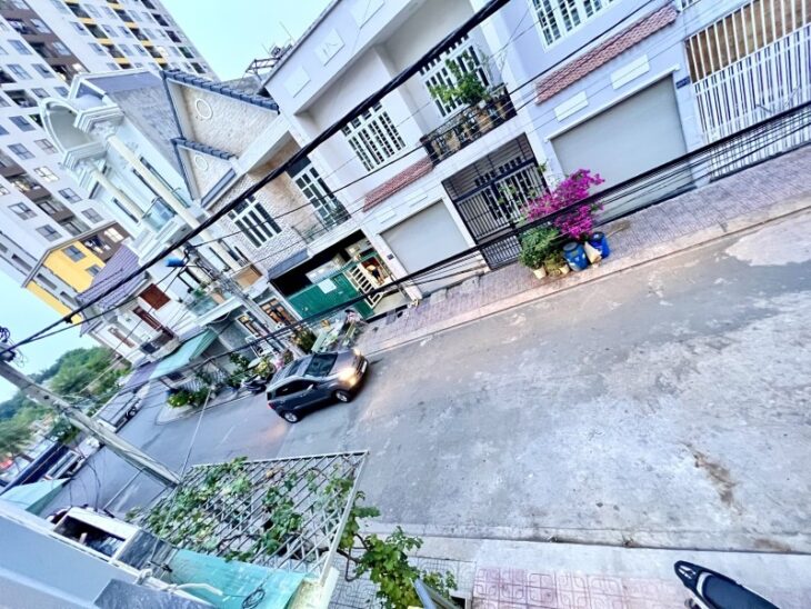 Bán nhà 4 Tầng Mây,đường nhựa 10m,hoàn công chuẩn chỉnh,gần Bcons
