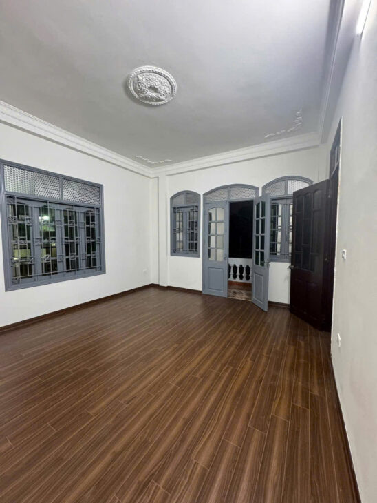 NHÀ ĐẸP ĐỐNG ĐA – MẶT TIỀN KHỦNG -KINH DOANH -O TÔ VÀO NHÀ. ĐTLH 0904684381/0906195477