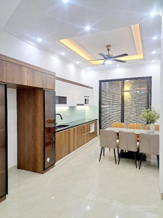 Cực hiếm – bán gấp nhà phân lô Giảng Võ, 78m2 x 7T, thang máy – 2 mặt thoáng, chỉ 19,5 tỷ!