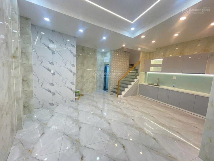 Bán nhà Lê Quang Sung, Quận 6, nở hậu, 3 tầng, hoàn công đủ, nhỉnh 7 tỷ