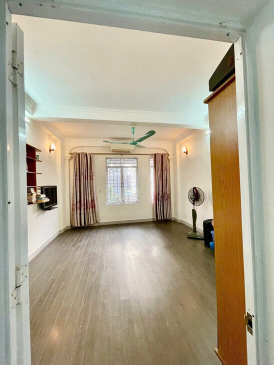 BÁN NHÀ TRUNG TÂM TÂN MAI Ô TÔ NHỎ ĐỖ CỬA, 32M2, 5 TẦNG GIÁ 7.2 TỶ.