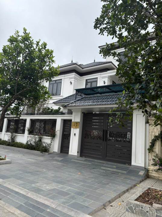 Chính chủ gửi bán lô đất Biệt Thự khu nhà giàu Mặt đường 30m lô 17 Lê Hồng Phong, Hải An, Hải Phòng