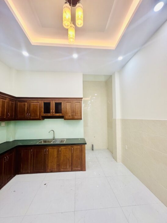 Bán nhà mặt phố Quốc Lộ 13, Thủ Đức, 60m², 4 tầng, 6.75 tỷ, sổ hồng