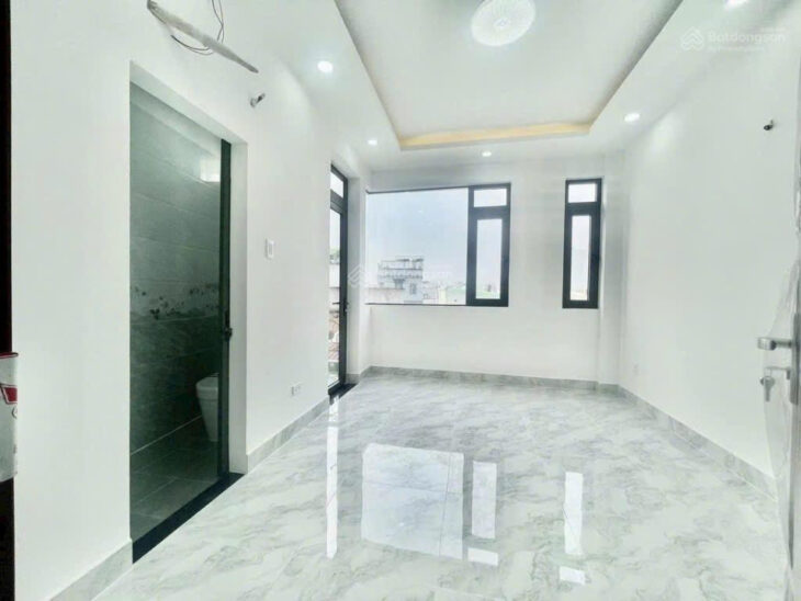 NHÀ MỚI XÂY, VÀO Ở NGAY – 3tầng đúc kiên cố 4PN+3WC – 3,8 tỷ không thương lượng