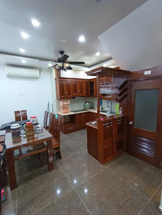 Nhà phân lô – Cầu Giấy – Ô tô – Thang máy – Kinh doanh – 40m – 5 Tầng – 12 tỉ.