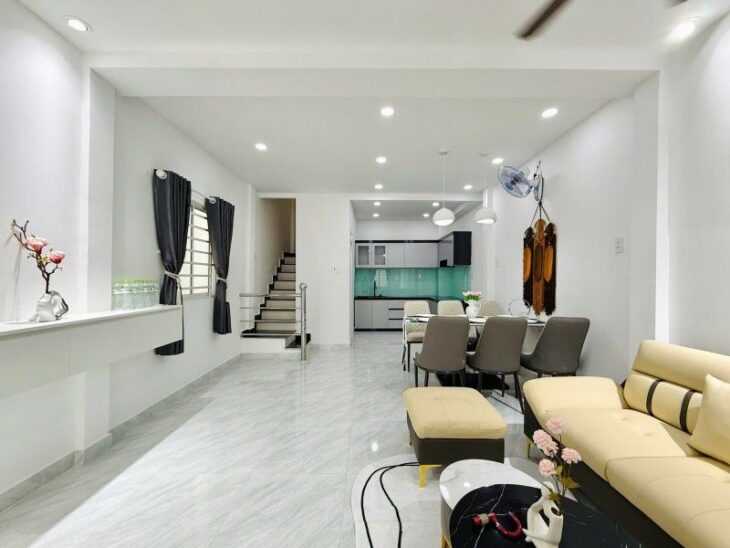 BÌNH THẠNH – NHÀ ĐẸP FULL NỘI THẤT – 37m2 (4.3×9) – 3 TẦNG SÂN THƯỢNG – 3PN 3WC – CHỈ 4.xx TỶ TL