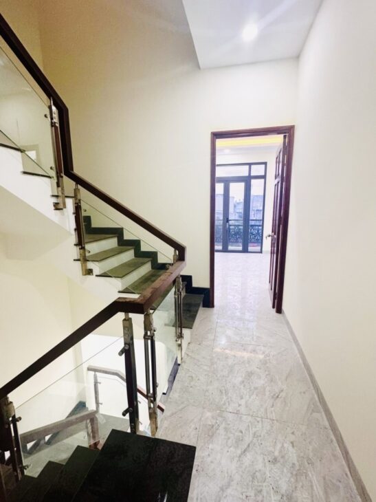 Bán nhà mặt phố Quốc Lộ 13, Thủ Đức, 60m², 4 tầng, 6.75 tỷ, sổ hồng