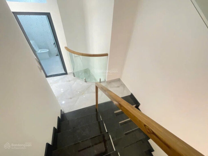 Bán nhà Lê Quang Sung, Quận 6, nở hậu, 3 tầng, hoàn công đủ, nhỉnh 7 tỷ