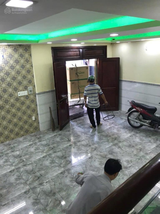 Bán nhà sát mặt tiền Lạc Long Quân, Quận 11, 100m2, ngang 6m, chỉ 6,6 tỷ TL
