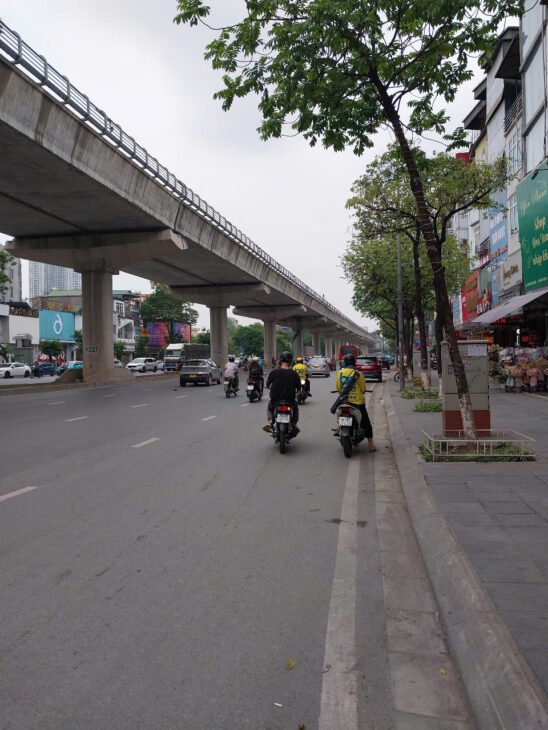 NHÀ LÔ GÓC, 3 THOÁNG DÂN XÂY – CẦU VƯỢT MAI DỊCH – 41,5M2, 7,399 TỶ