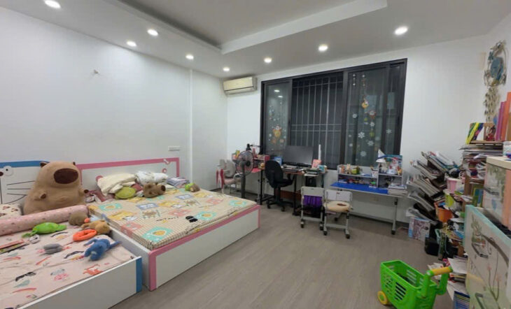 PHỐ NGUYỄN KHANG, NHÀ ĐẸP DÂN XÂY, Ô CHỜ TM, AN SINH ĐỈNH, 5T, 40M2, 7,895 TỶ.