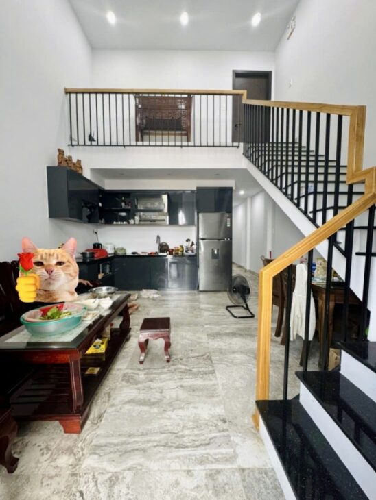 ♥ Mặt Tiền đường 7.5m Tôn Đản, 81m2, mê lửng mới xịn, móng 3 tầng, 3.xx tỵ