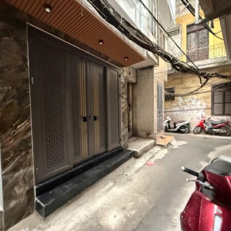 BÁN NHÀ ĐỐNG ĐA NHÀ MỚI ĐẸP 5 TẦNG THOÁNG SÁNG , GẦN PHỐ , NGÕ THÔNG VIH TRÍ ĐẸP 3,6 TỶ