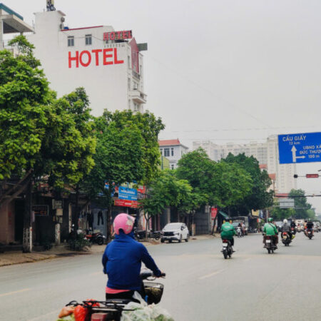 Bán đất Đức Thượng, diện tích 41m2,mặt tiền6.5m,cách QL32 20m