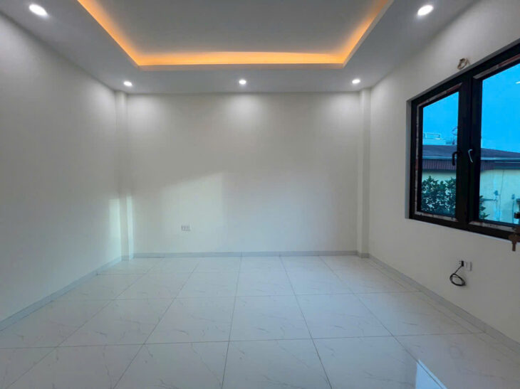 Bán Nhà lô góc 2 thoáng ,diện tích 38m2, 5 tầng , thị trấn Trạm Trôi , ô tô đỗ cửa