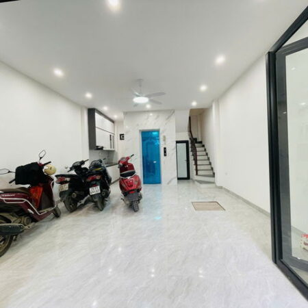Bán Nhà Hoàng Hoa Thám, Ba Đình, Diện tích 30m2, mặt tiền 4,4m, oto đỗ cửa giá chỉ 7.5 tỷ