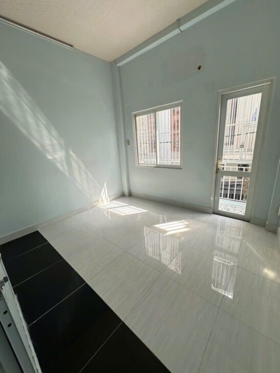LẠC LONG QUẬN 32M2 HẺM CHUẨN 3M THÔNG THOÁNG NHÀ 2 TẦNG CHỈ 3.65 TỶ THƯƠNG LƯỢNG