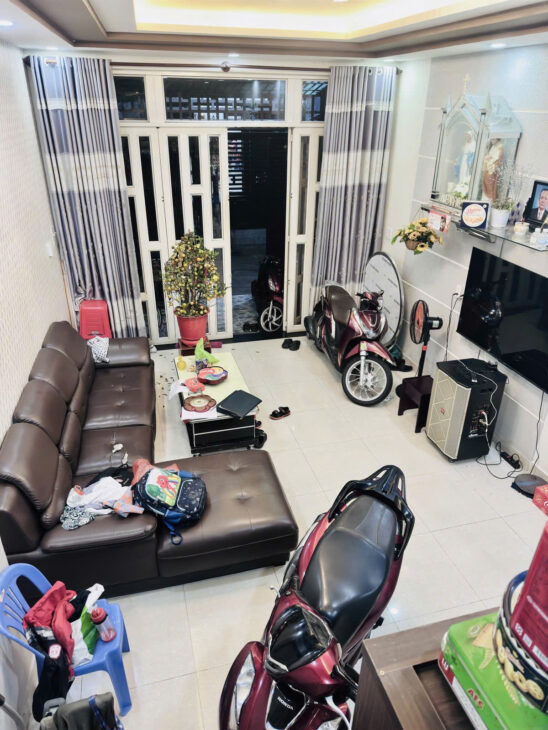 GẤP BÁN! Chỉ 5.75 TỶ TL! 92M², 2Tầng/4PN, HẺM XE HƠI, Thống Nhất Gò Vấp!