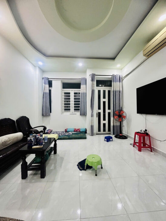 GẤP BÁN! Chỉ 5.75 TỶ TL! 92M², 2Tầng/4PN, HẺM XE HƠI, Thống Nhất Gò Vấp!