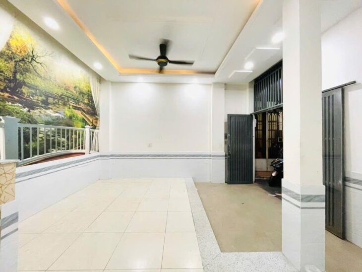 Bán nhà Gò Vấp , hẻm xe hơi Thống Nhất, nhà đẹp ở ngay, 5.5 x 9, 3Pn