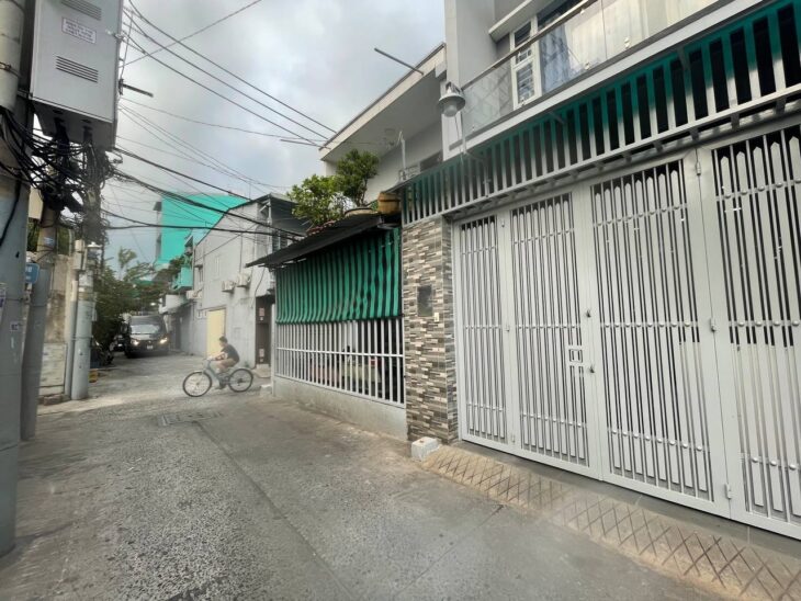 Bán nhà 100m2, Hẻm xe hơi 5m thông Đường Hoa Bình, Q. Tân Phú