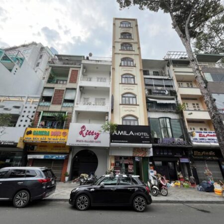 Bán Nhà Mặt Tiền Huỳnh Thúc Kháng, Quận 1, DT: 4,5x18m giá 90 tỷ