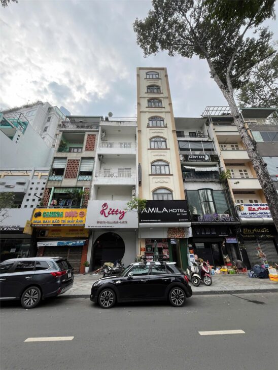 Bán Nhà Mặt Tiền Huỳnh Thúc Kháng, Quận 1, DT: 4,5x18m giá 90 tỷ