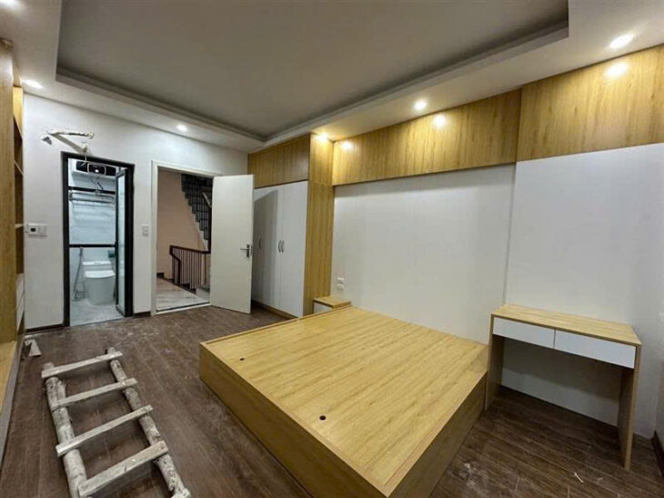 Bán nhà Phố Giảng Võ, Nhà Mới Thang Máy, Cách Ô Tô 20m, 42mx5T, Giá: 8.9 Tỷ, Lh: 0396935190.