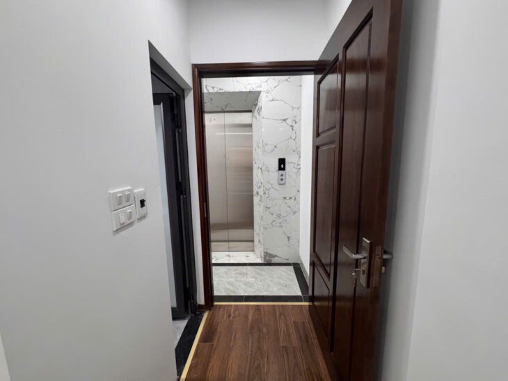 Bán nhà phố Xã Đàn_Nhà Mới Ở Ngay_Thang Máy Xịn_43mx5T_Giá: 8.8 Tỷ_Lh: 0396935190.