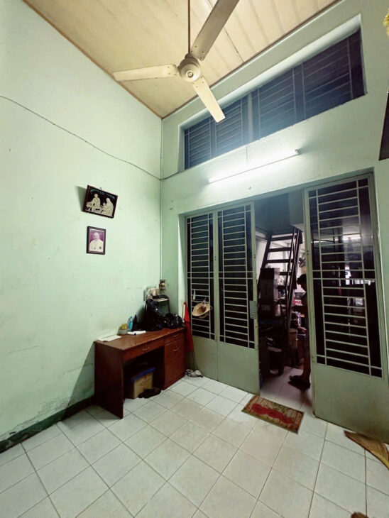 Bán nhà mặt tiền quận 10, đường Bắc Hải, 43m2, cấp 4, 10.9 tỷ