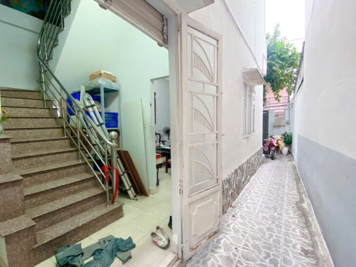 Bán nhà quận 10, Cách Mạng Tháng 8, 136m2, 2 tầng, 18 tỷ, hẻm xe hơi