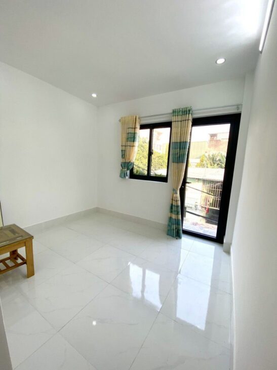 NHÀ 2 TẦNG – HẺM XE TẢI QUAY ĐẦU – NGAY CHỢ HẠT ĐIỀU – GẦN BỆNH VIỆN QUẬN 12 – XE HƠI NGỦ TRONG