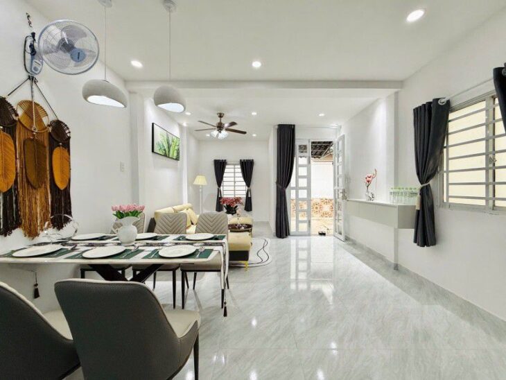 BÌNH THẠNH – NHÀ ĐẸP FULL NỘI THẤT – 37m2 (4.3×9) – 3 TẦNG SÂN THƯỢNG – 3PN 3WC – CHỈ 4.xx TỶ TL