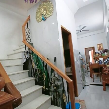 Bán nhà 70m2, 3 tầng, 5PN, 4WC, Q.9, 6.6 tỷ, sổ hồng