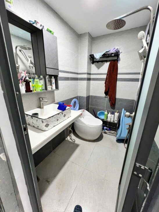 GẦN LÊ TRỌNG TẤN – DT: 32M2 – 2 TẦNG – 2PN – CHỈ NHỈNH 3 TỶ – TẶNG FULL NỘI THẤT.