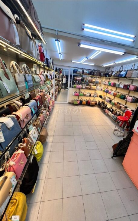 Quận 5 – Chợ An Đông ! SANG NHƯỢNG SHOP SỈ, BÁN BUÔN TÚI XÁCH NỮ CAO CẤP TẠI CHỢ SỈ – VỊ TRÍ ĐẸP –