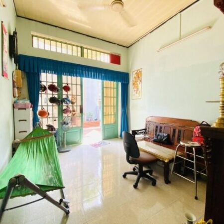 BÁN NHÀ XE HƠI ĐỔ CỬA, GIÁP BÌNH THẠNH, PHÚ NHUẬN, SÂN BAY 7PH, DIỆN TÍCH 138M2 GIÁ CHỈ 70 TRIỆU/M2.