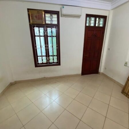 Bán nhà Cầu Giấy, oto tránh, 92 m2, mt4,5m, 4 tầng, chỉ 16.5 tỷ