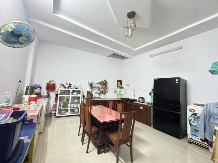 Bán nhà 80m2, 3PN, 3WC, Q.9, 6.8 tỷ, sổ hồng