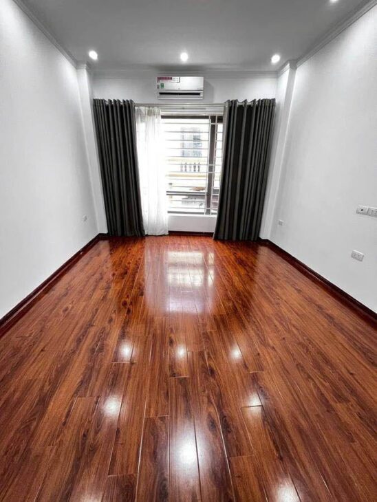 Cần bán gấp nhà Nguyễn Văn Cừ, lô góc, ngõ đón gió, oto đỗ cửa