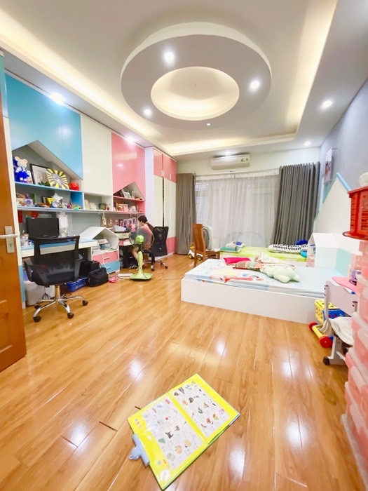 BÁN GẤP nhà Xuân Đỉnh 30m 5 tầng 7,7 tỷ