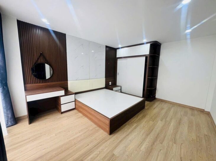 Nhà 4T khu Thanh Nhàn 40m,Mt 5m – ngõ rộng thoáng-gần ô tô- ở ngay